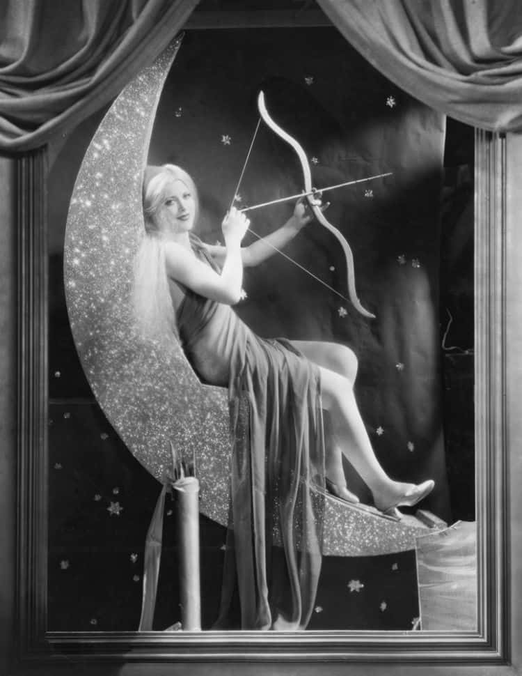 Solar Eclipse in Sagittarius 2020 - and Tarot Readings for Each Zodiac Sign