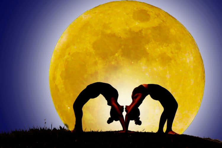 Full Moon in  Gemini 2022 – and Tarot Readings for Each Zodiac Sign